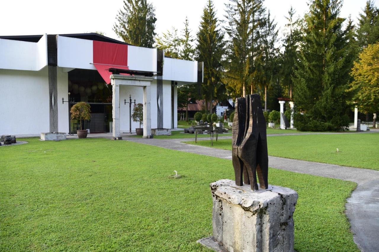 Glamping Forest Edge カムニーク エクステリア 写真